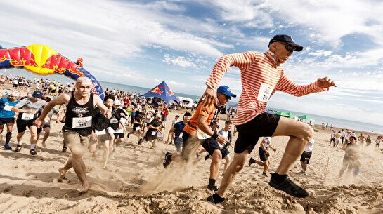 Километровый забег по песку Red Bull QuickSand